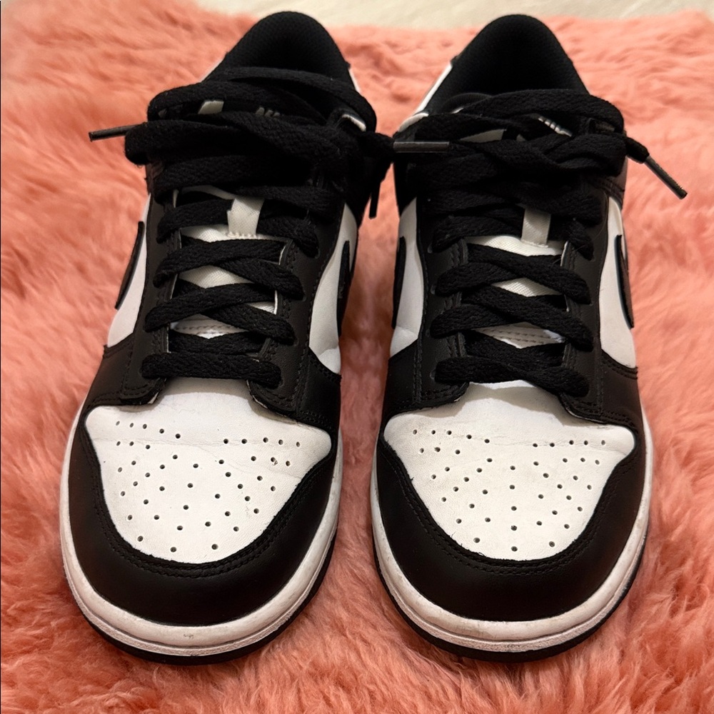 Nike Black and White Men's Sneakers